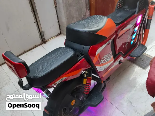 سلام عليكم دراجه x900 صار شهر من اخذتها بطاريات 32 امبير مع كامل ملحقات سويجين وبصمتين وتشغيل عن بعد