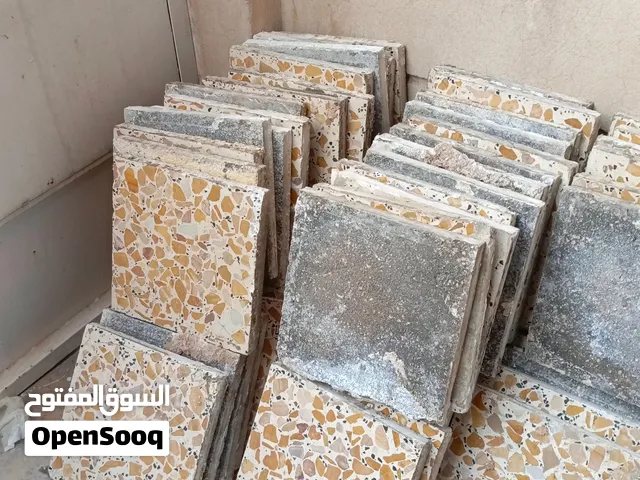 كاشي مستعمل للبيع المتر على 5000 عددهن 107 كاشيه مكاني بغداد الشعب