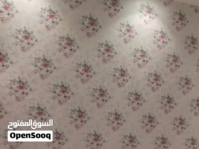انا معلم نقاش دهانات وديكورات  تركيب الورق الحايط بديل الخشب والرخام  والشبورد  وغسيره