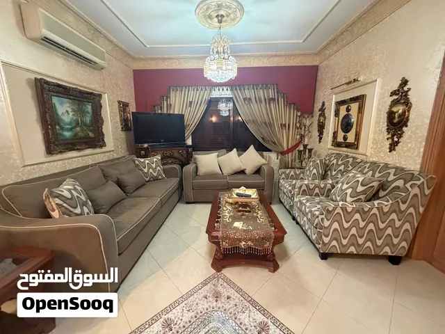 طقم سفرة اكل للبيع وكنب ل غرفة الضيوف وكنب معيشة ومدخل للبيت و غرفة نوم كاملة