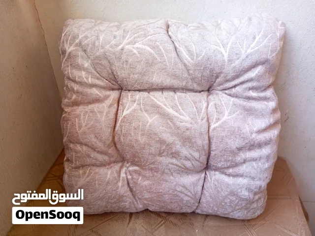 كوشنات جداد لم يستخدموا حشو فايبر مقاس 45 نفس لون الصور أي واحده منهم