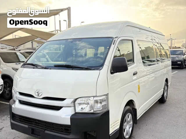Toyota Hiace HiRoof Passenger GCC model 2017 Petrol 14 Seater 270,000 km