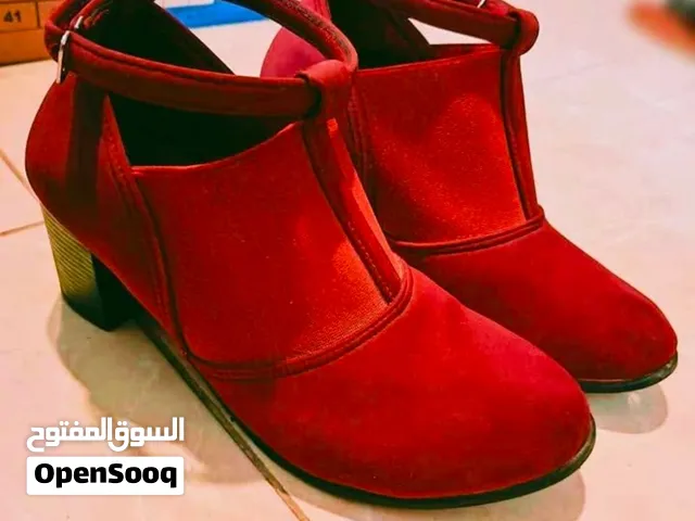 البسيه بإحساس ملكي ؛ حذاء شمواه بكعب 7 سم ينفع صيفي وشتوي