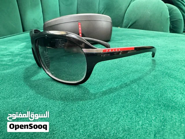 نظارة برادا prada اصلية خفيفة ومريحة في اللبس اطراف ربل مع الحافظة الاصلية تصلح للجنسين
