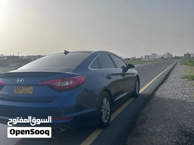 هيونداي سوناتا 2015 مركبة صالون سيدان أزرق بنزين مرخصة مع مواصفات أمريكية