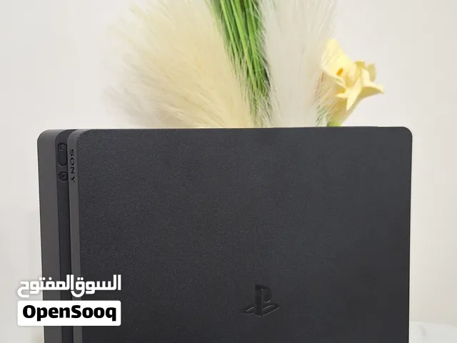 ( بلاستيشن 4 سليم ) للبيع مستعمله نظيفه مع يدة تحكم أصلية لاكن يدة التحكم تحتاج تصليحات