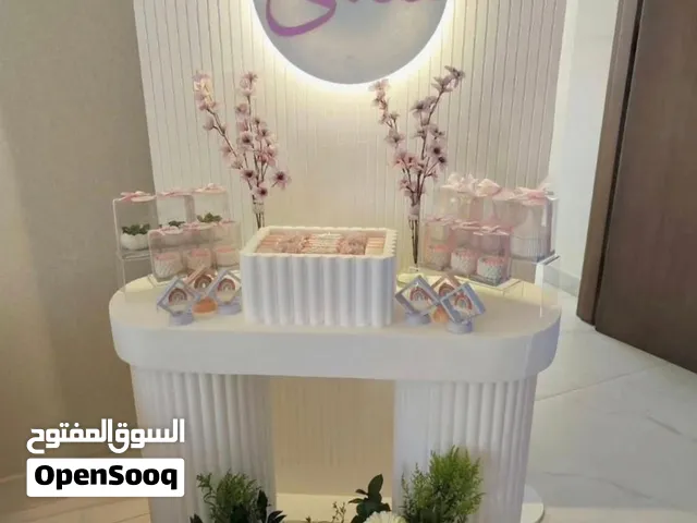 باك دروب خشب مع طاوله فلين للبيع