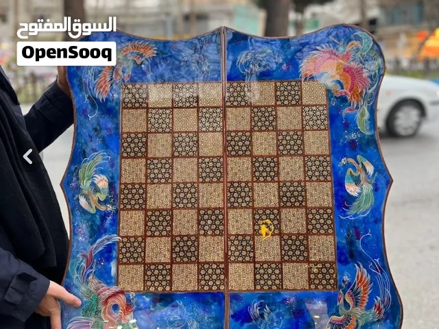 طاولة نرد وشطرنج خاتمكاري مقاس 70 سم مع خمسة أزواج من أحجار النرد وقطع الشطرنج وحقيبة سامسونيت