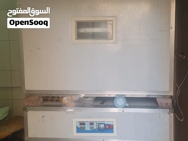 للبيع مفرختين الحجم 528  بيضه الوحده