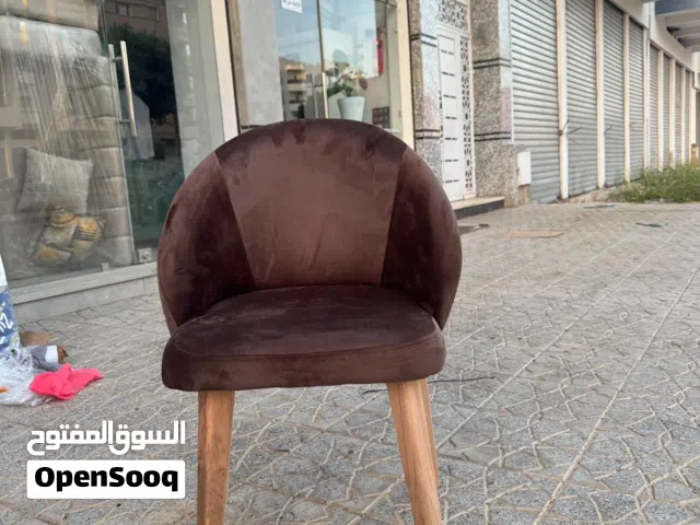 الألولن المتوفرة: الأحمر الرمادي التركوا الغوز المارون الباج مغلوق
