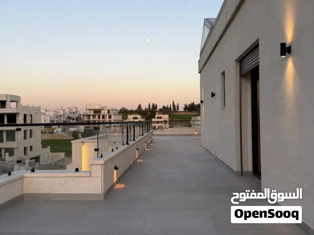 شقة طابق الثاني رووف مستقل مع ترسات خارجية واسعة في أجمل مناطق منطقة كريدور عبدون - رجم عميش