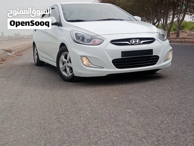 اكسنت 2012 للبيع