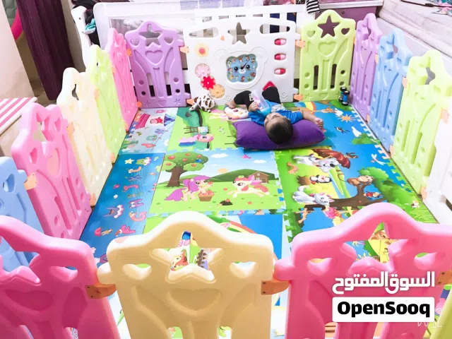 Baby play station / playpen