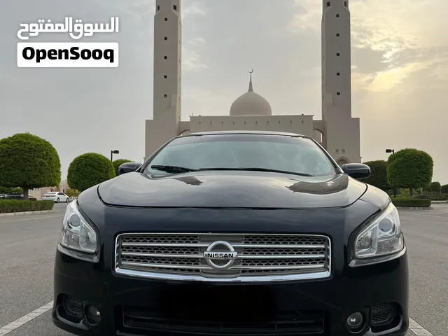 Nissan Maxima 2014 black colour good condition car for sale in ruwi
