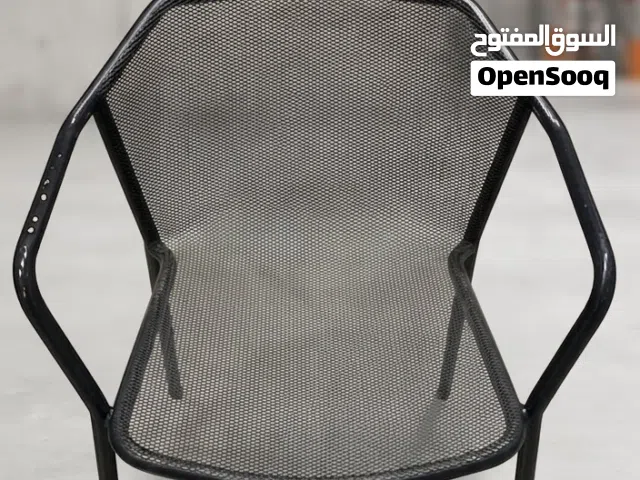 كرسي مريح مناسب للجلسات الخارجية