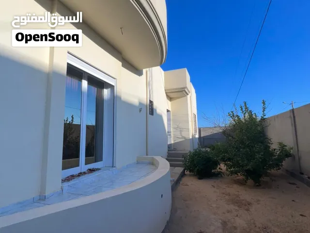 فيلا للبيع طريق قابس كم 8