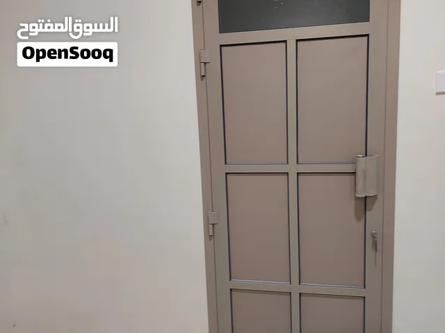 للبيع باب الومنيوم بحالة ممتازة Aluminum door for sale in excellent