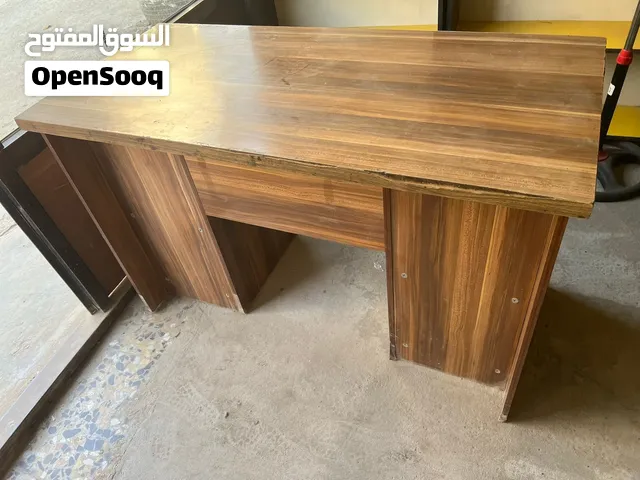 مستعمل ميز مكتبي