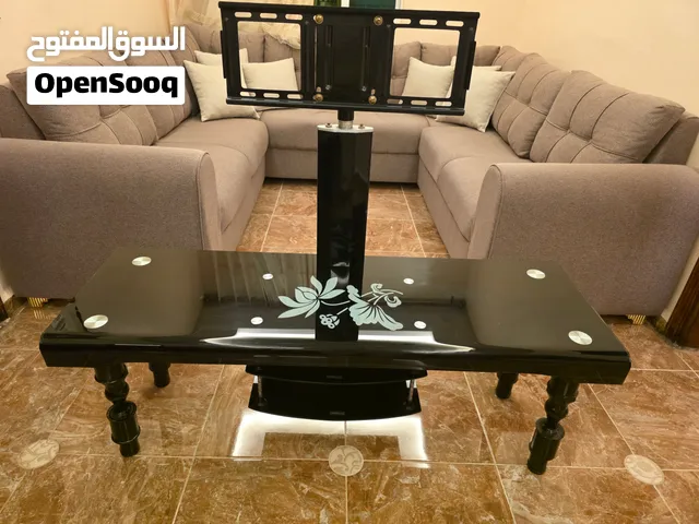 طاولة شاشة اي حجم جديده نخب اول بسعر حرق
