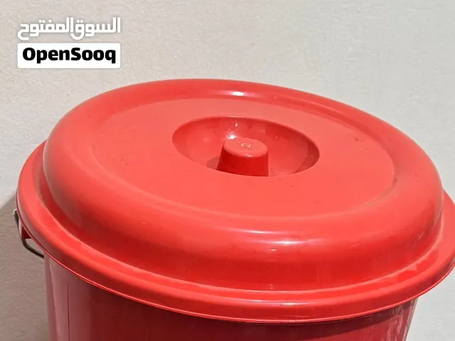 دلو جديد احمر