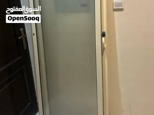 للبيع باب المونيوم سحاب