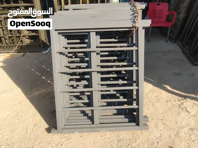 شبابيك ثقيلة