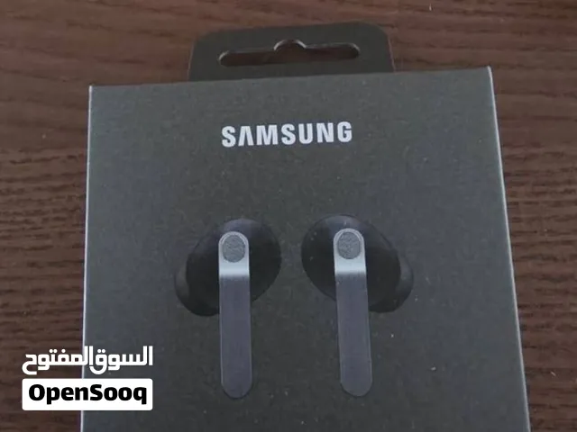 Black Samsung buds 4 pro in box new