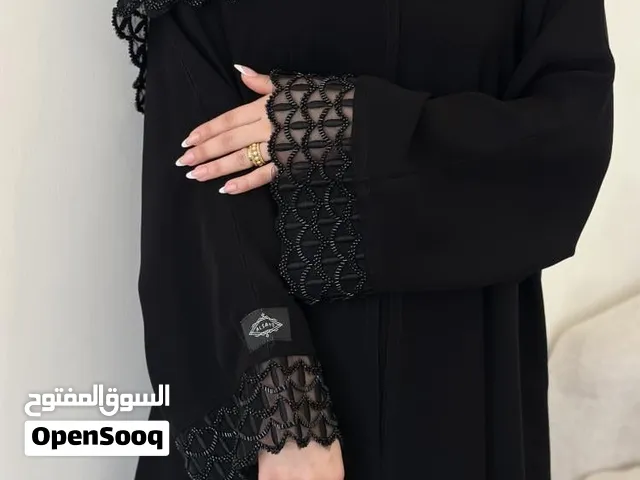 عباية نص كلوش تجنننن   قماش نصف القمر درجة أولى، مع كلفة شك    السعر: 5200 ريال يمني