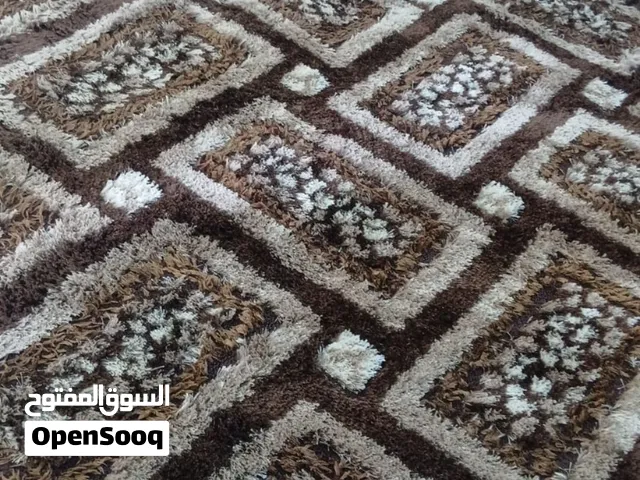 سجاد شاقي بحالة ممتازة السجادة مقاسها 3/3 متوفر منها سجادتين ب 50