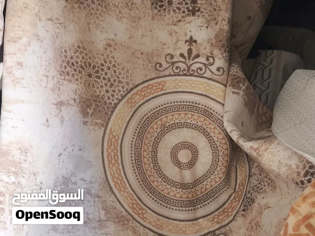 موكيت مستعمل نظيف