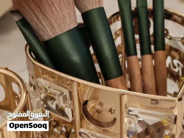 علب لعرض فرش وأدوات المكياج  زوج قطعتين بـ10 آلاف دينار عراقي  مع (هدية) ساعة قفص العصفور سلسال