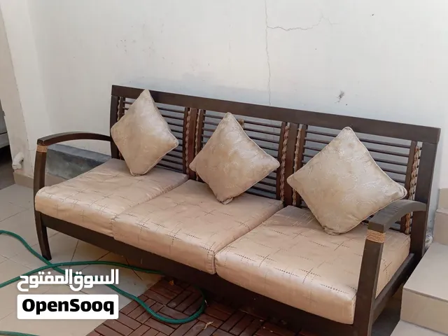 للبيع كرسي خشب
