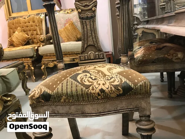سفرة 8 كراسي خشب زان بحالة ممتازة