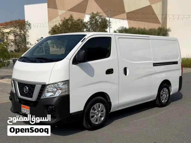 Nissan Urvan Cargo Bus model 2022 only 82km