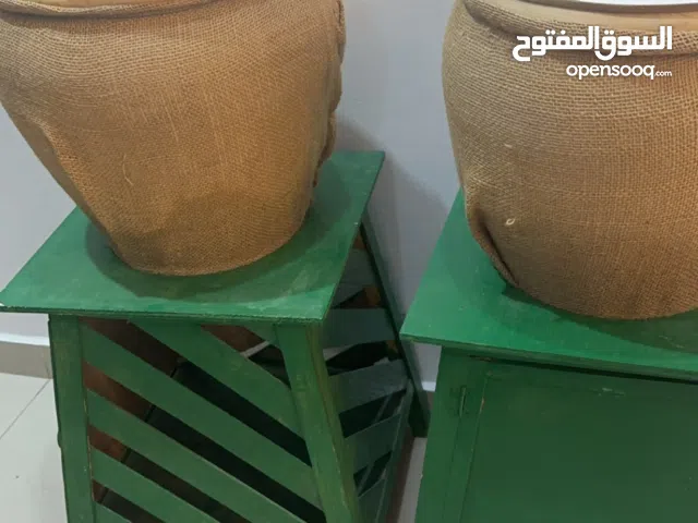 للبيع حب مع طاولته