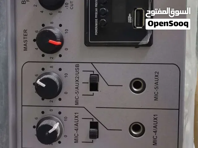 مضخم صوت مع سماعتين