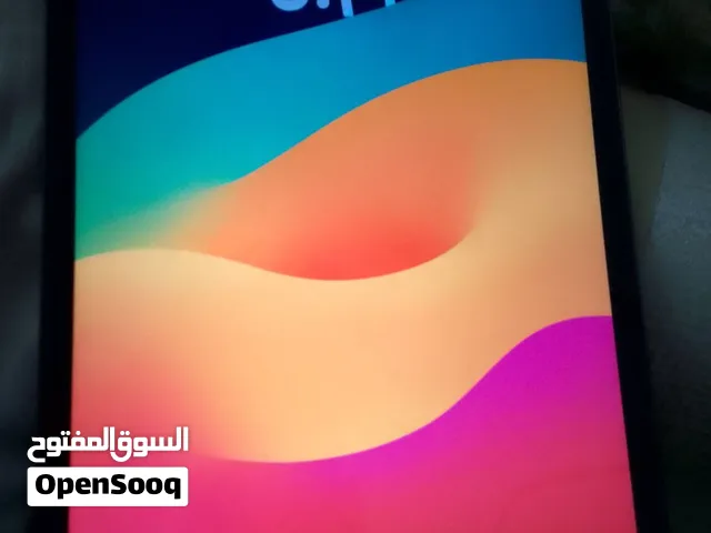 لبيع iPad 7 الجيل السابع - 32GB حاجه نظيف بإذن الله 60 فريم لجماعه الببجي ونساعدو في السعر