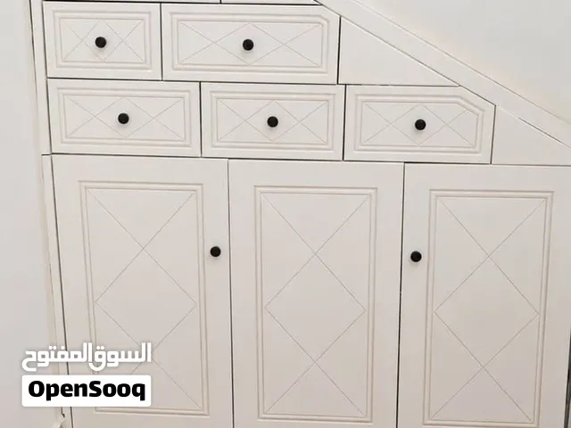 Maintenance old and new kitchen dressings and doors