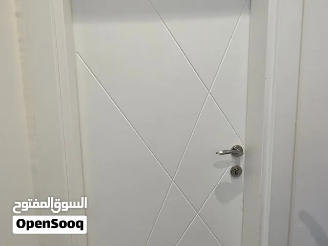 للبيع عاجل MDF لامنيتد ستكر ابيض . مستعملات