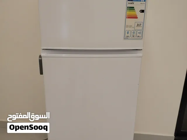 ثلاجة وتلفزيون وغاز اربع عيون مع فرن للبيع مستعمل بحالة ممتازة