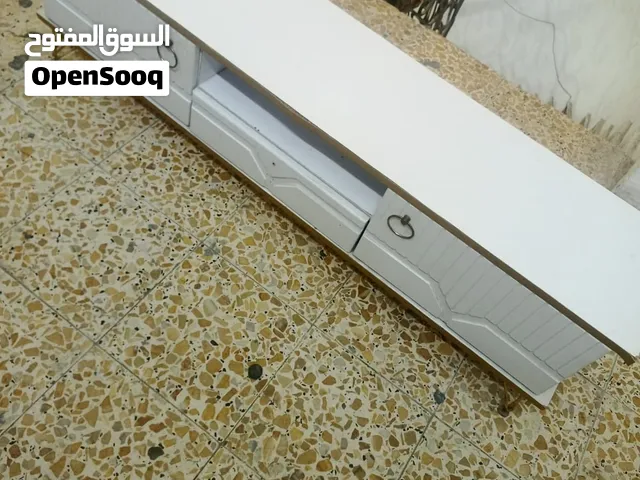 ميز - تلفزيون - رف  مجر واحد  رف داخلي  2 باب