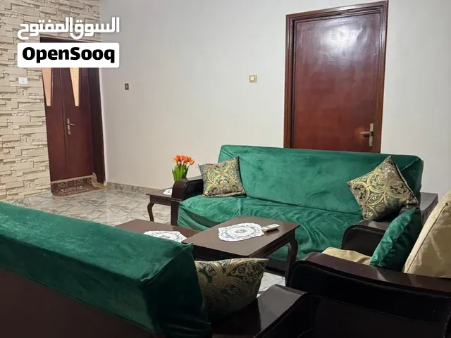 صالون زوز كنابات وزوز كراسي للبيع نظيف واللوح مايشكي من شي