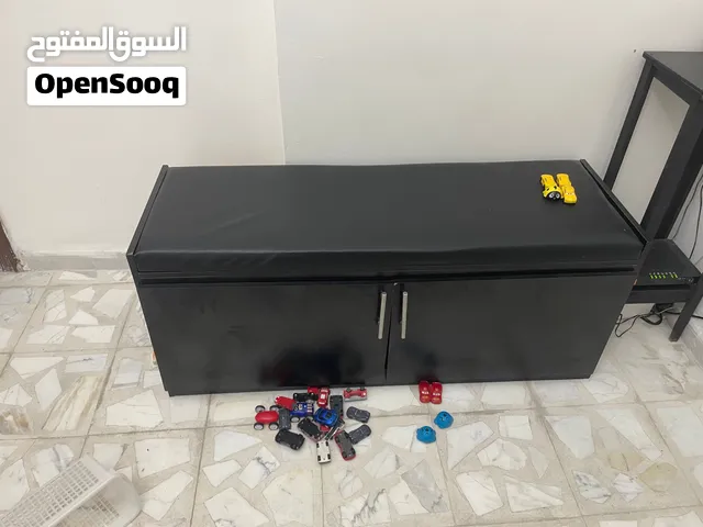 خذانة احذية مع بفة للجلوس جلد لون اسود