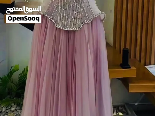 فستان للبيع مميز وراقي / نابلس