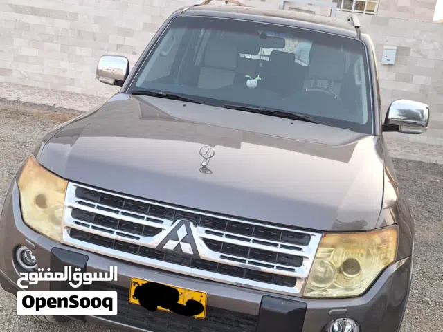 2010 ميتسوبيشي باجيرو GLS