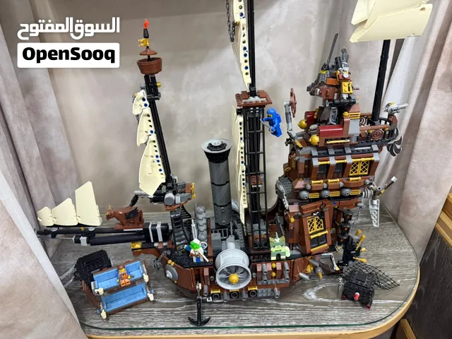 سفينه قراصنه ليجو الأصلي الكرتونه موجوده و كتيب التعليمات وجميع القطع سليمه