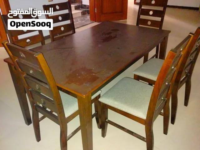 طاولة أكل حجم كبير