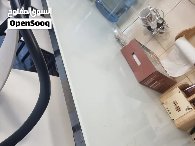 طاولة طعام