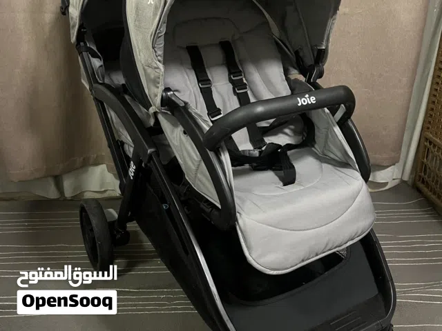 للبيع عربانة أطفال توأم ماركة جوي