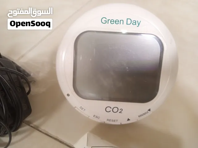 جهاز يكشف ويقيس نسبه غاز ثاني اكسيد الكربون في الجو